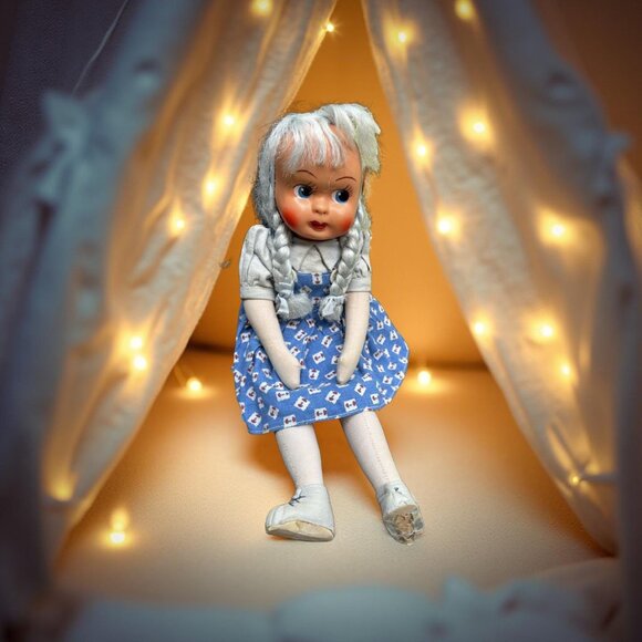 Vintage European Cloth & Vinyl Doll – Light Blue Hair, Sawdust-Stuffed Body – Fo - Picture 4 of 6